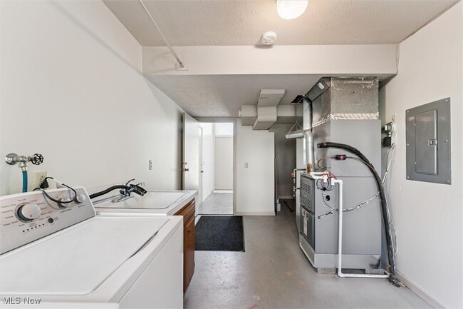 Building Photo - 41 S Cedar St