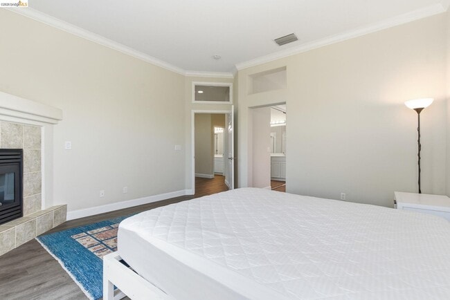 Building Photo - 1067 Somersby Way