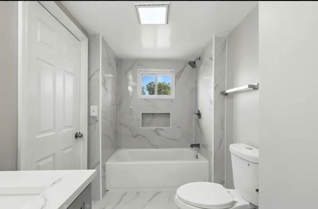 Building Photo - Rolling Rd2