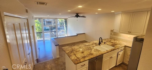 Building Photo - 6221 Marina Pacifica Dr N