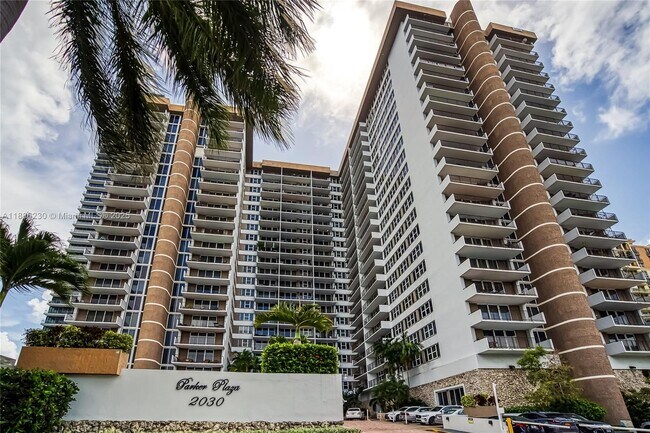 Building Photo - 2030 S Ocean Dr