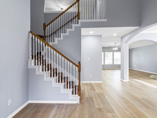 Building Photo - 24526 Blane Dr