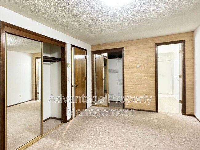 Building Photo - 2350 NW Green Cir