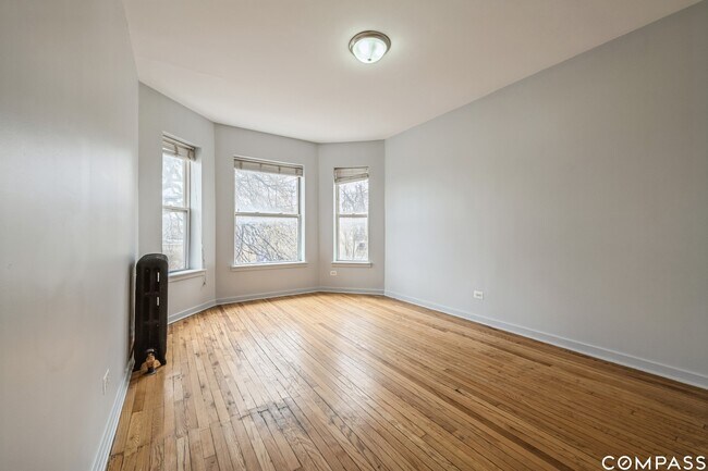 Building Photo - 310 N Kedzie Ave