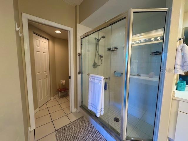 Building Photo - 6251 Shoreline Dr