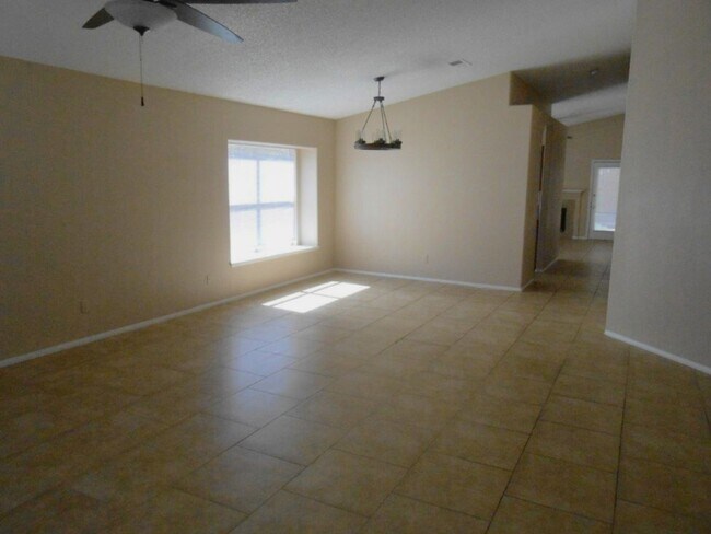 Building Photo - Beautiful 3 Bedroom home in Henderson