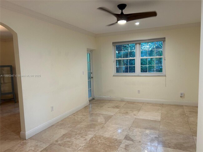 Building Photo - 641 Zamora Ave