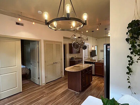 Building Photo - 2150 S Main St