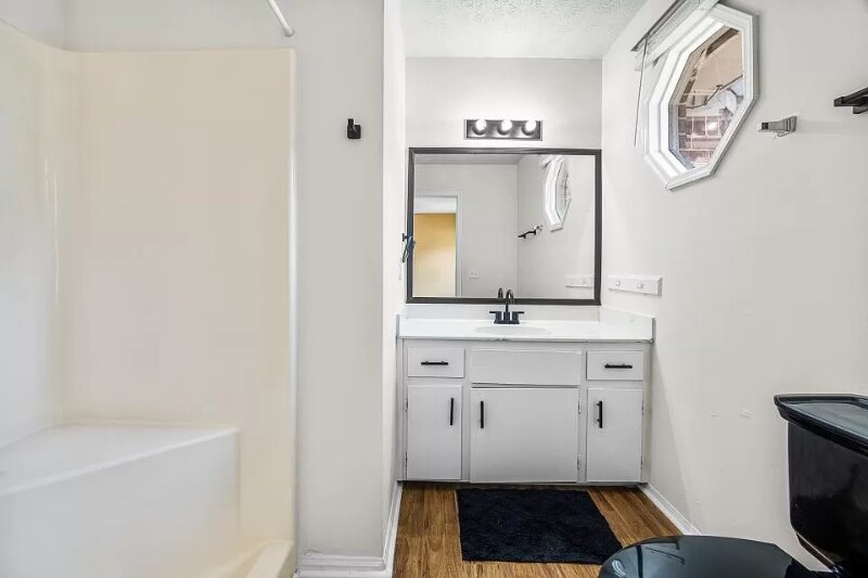 Building Photo - 1019 Green Valley Dr NW