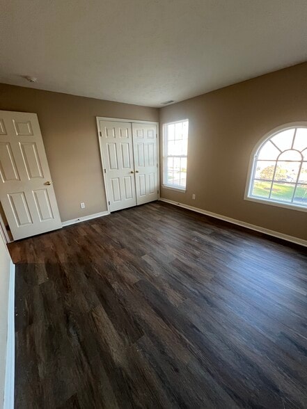 Building Photo - 2898 Andover Cir