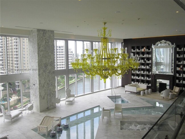 Building Photo - 475 Brickell Ave