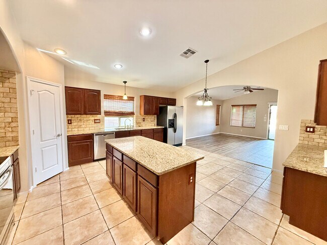 Building Photo - Amazing 4-Bedroom Home W/ POOL Service