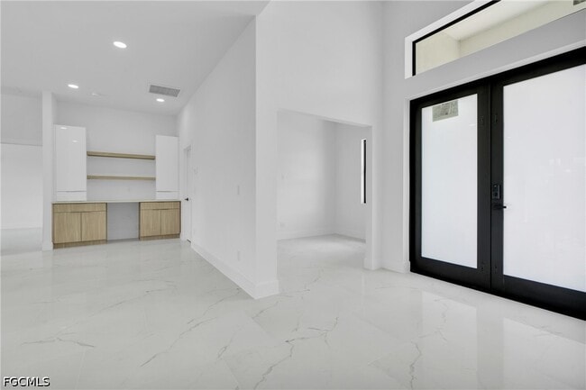 Building Photo - 3202 21st St W