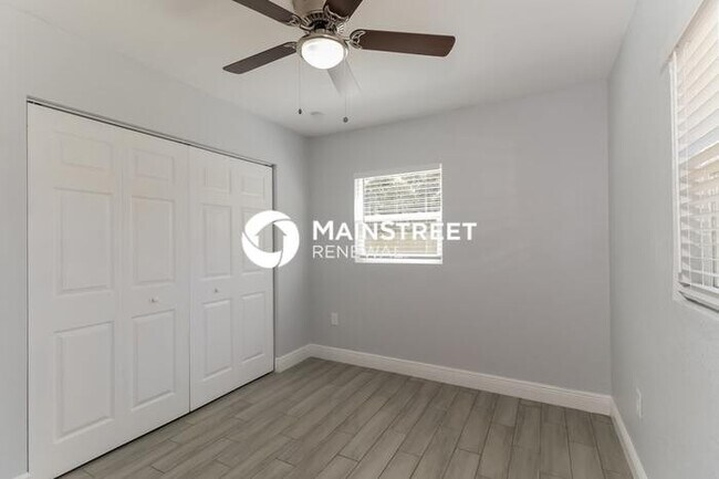 Building Photo - 4 Bedroom Pet-Friendly Home in TAMPA, FL w...
