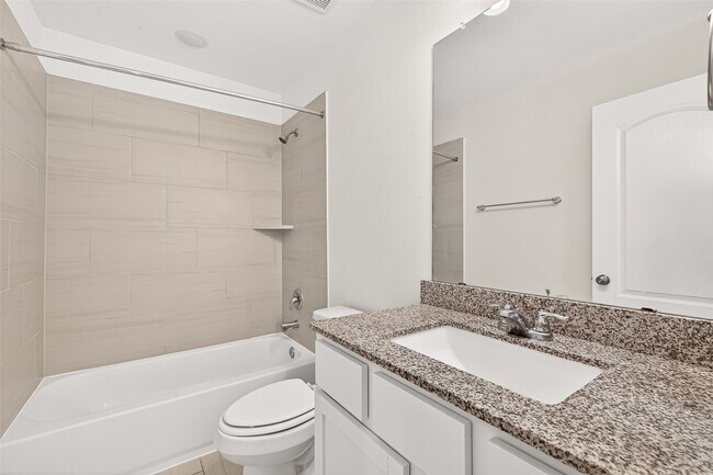Building Photo - 8114 Royal Palm Ct