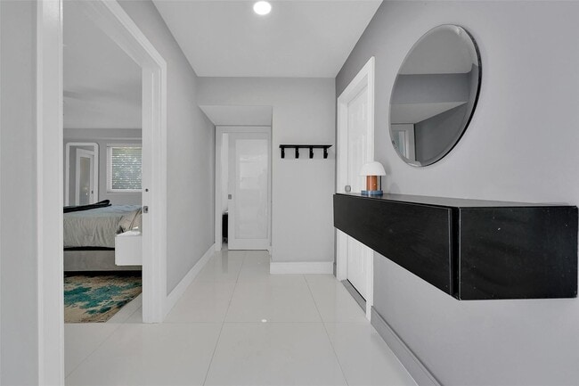 Building Photo - 640 NW 30th St