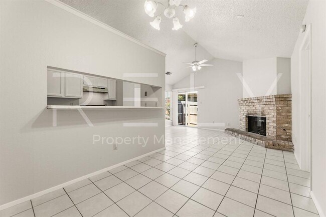 Building Photo - 409 Greenlawn Blvd