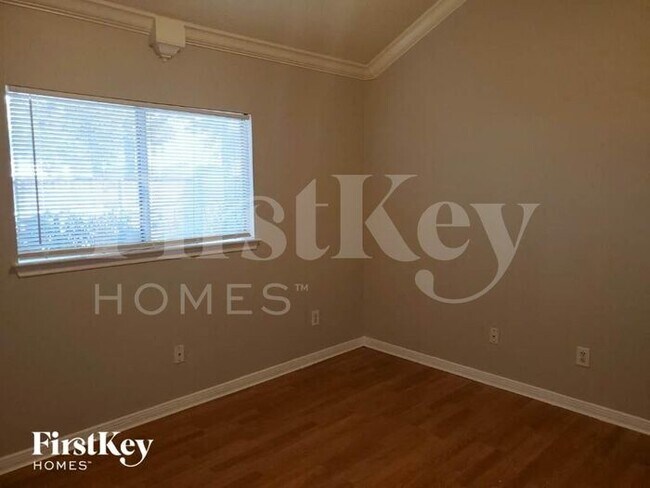 Building Photo - 8518 Pearl Lake Dr