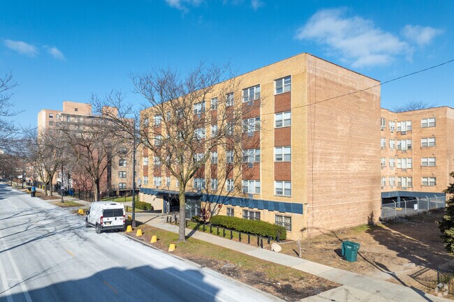 Building Photo - 7733 S South Shore Dr