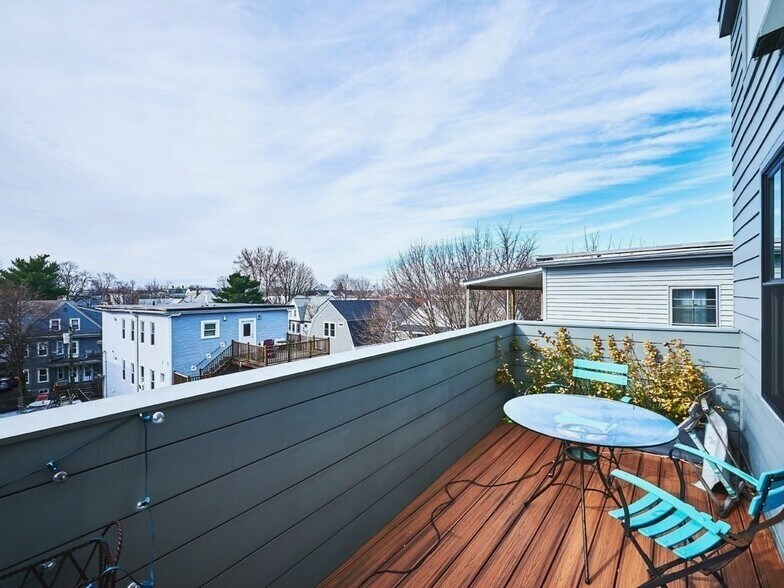 Building Photo - 290 Highland Ave