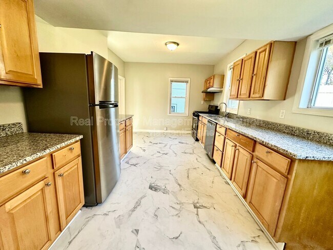 Building Photo - 2233 Milligan Ave