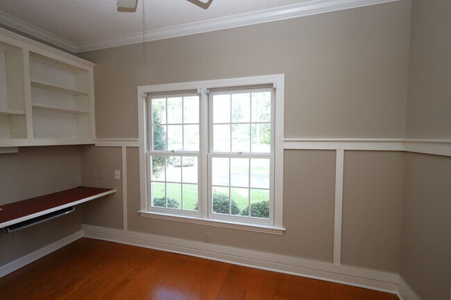 Building Photo - 1054 Ridge Rd