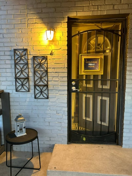 Building Photo - 250 Trumbull Ave