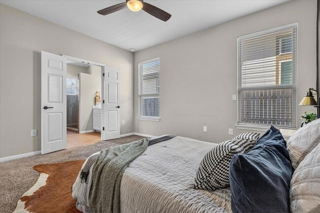 Building Photo - 9603 Tanager Way