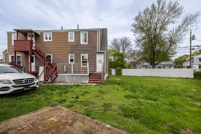 Building Photo - 436 Sedgewick Ave