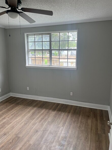 Building Photo - 8701 Fowler Ave