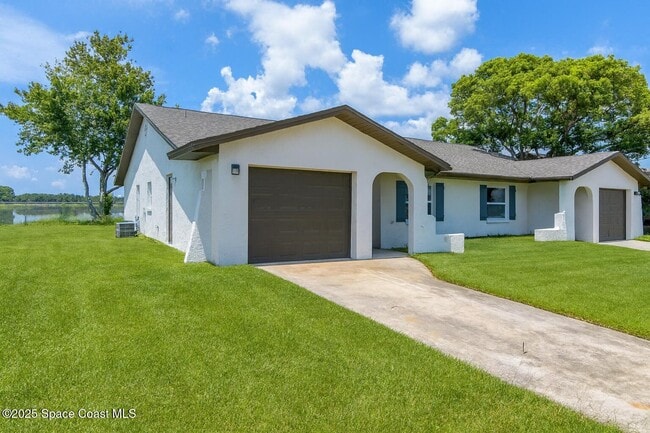 Building Photo - 828 Angela Ave