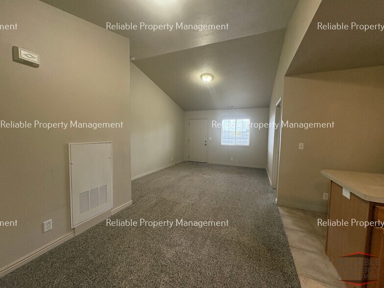Building Photo - 184 Stockham Blvd