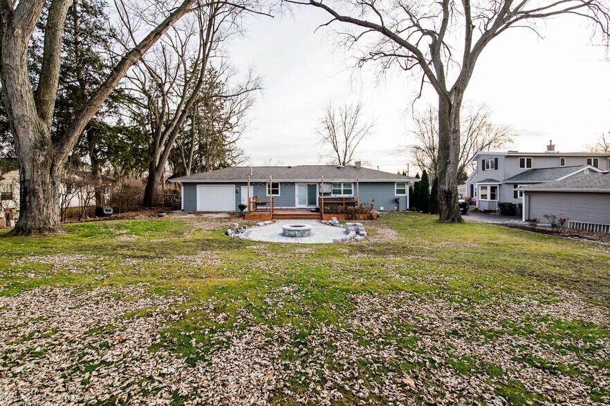 Building Photo - 123 Haines Ave