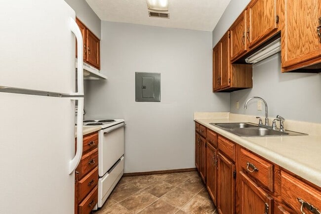 Building Photo - 5 N Chillicothe St