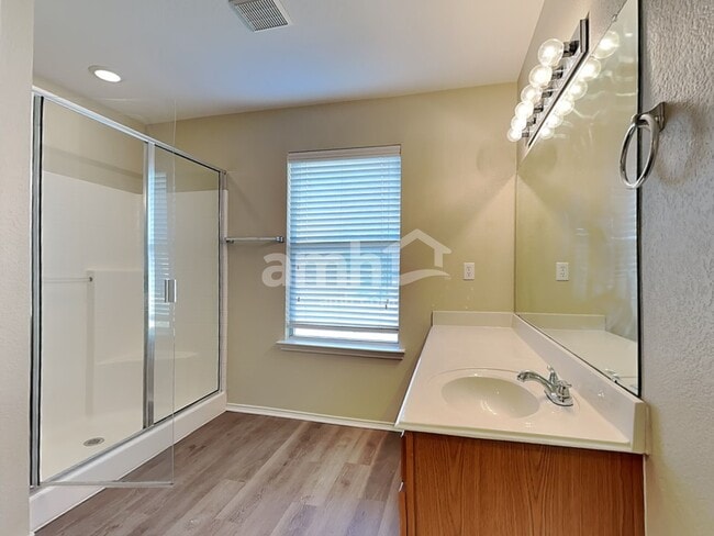 Building Photo - 2017 Woodhurst Trl