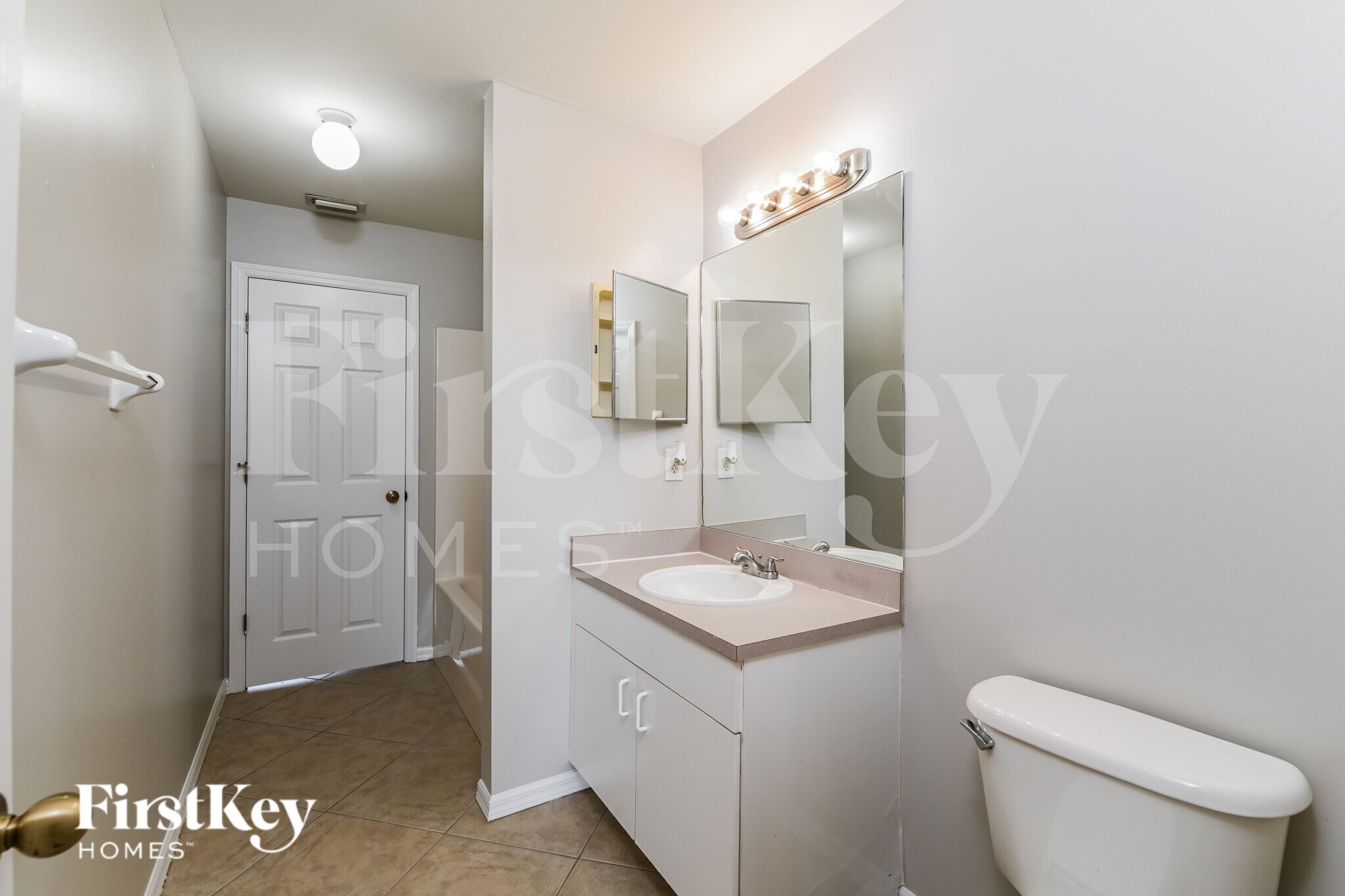 Building Photo - 2513 SW 31st St