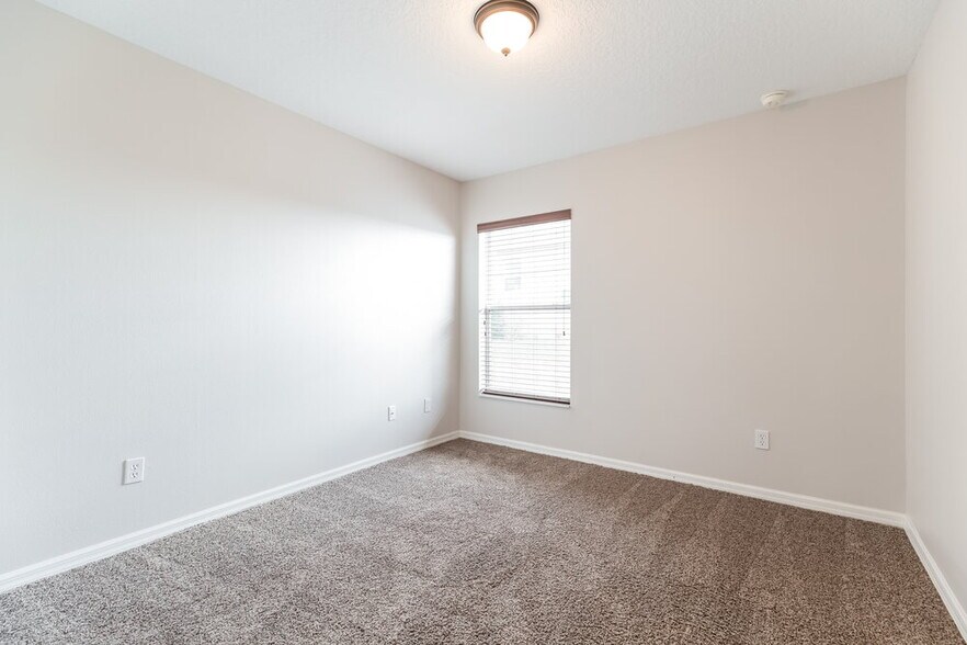 Building Photo - 819 Shore Breeze Way