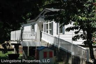 Building Photo - 4+ bdrm Country Home