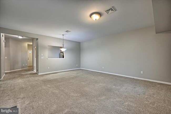 Building Photo - 2086 Deer Run Dr