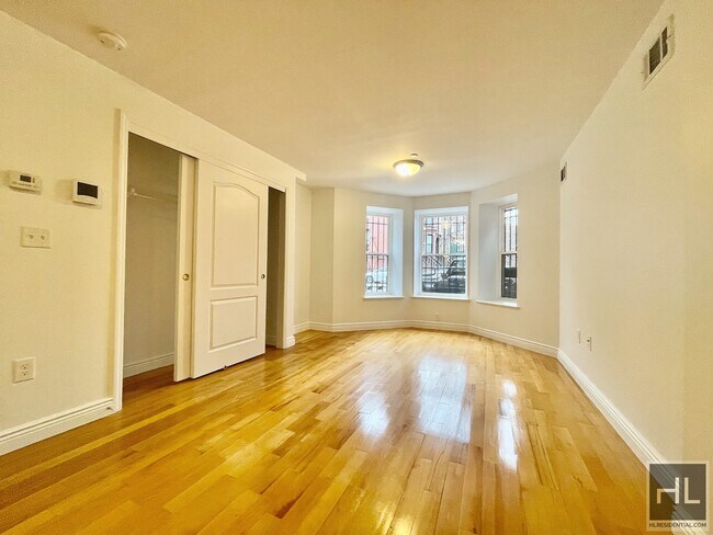 Primary Photo - 91 MACON STREET 1A