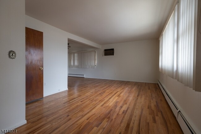 Building Photo - 318 Kennedy Dr