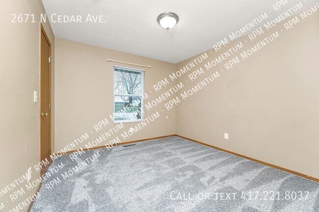 Building Photo - 2671 Cedar Ave