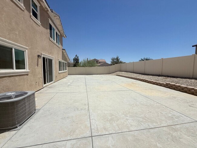 Building Photo - Beautiful Two Story Home, 3 Bedrooms, 2.5 Bathrooms, Solar Panels,