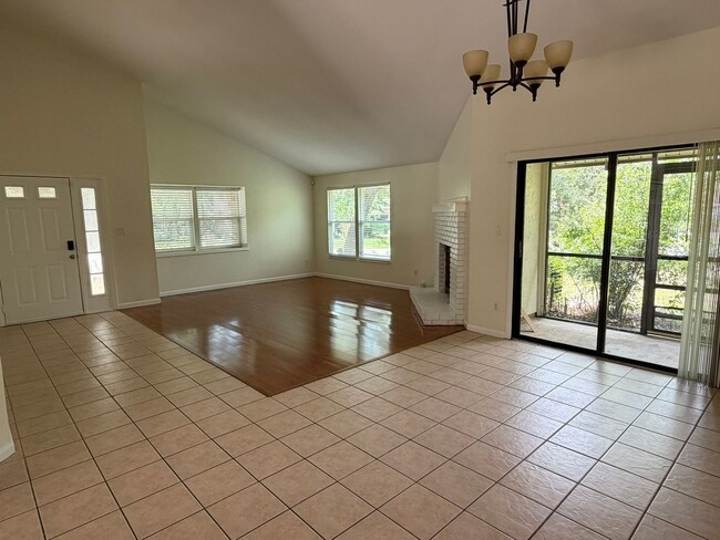Building Photo - 7386 Spring Villas Cir