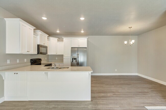 Building Photo - 1128 S 820 E