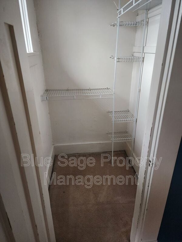 Building Photo - 137 W 13th St