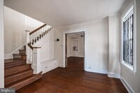 Building Photo - 5002 Chestnut St