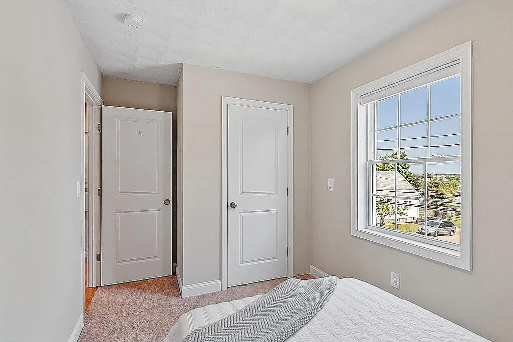 Building Photo - 25 Hopkins St