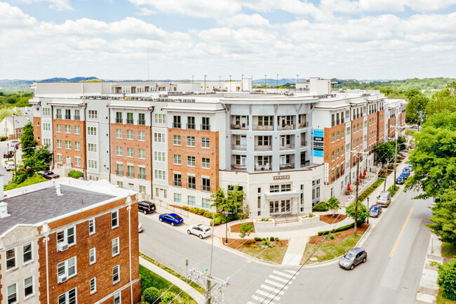 Building Photo - 111 Acklen Park Dr