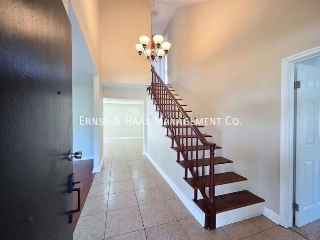 Building Photo - 926 E Bastanchury Rd